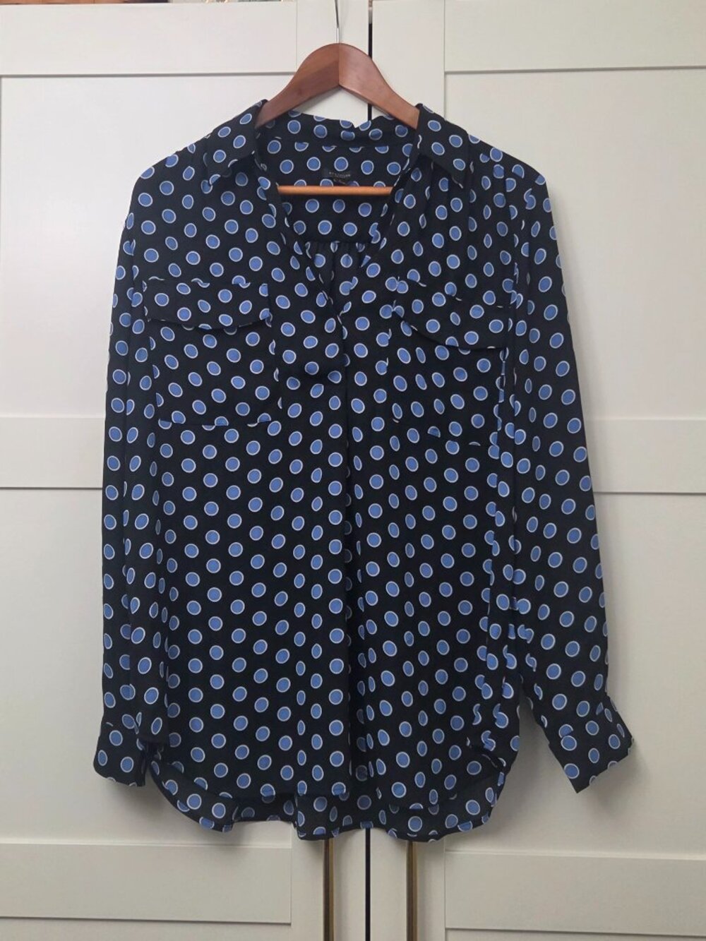 Ann Taylor Long Sleeve V Neck Blouse -Lrg